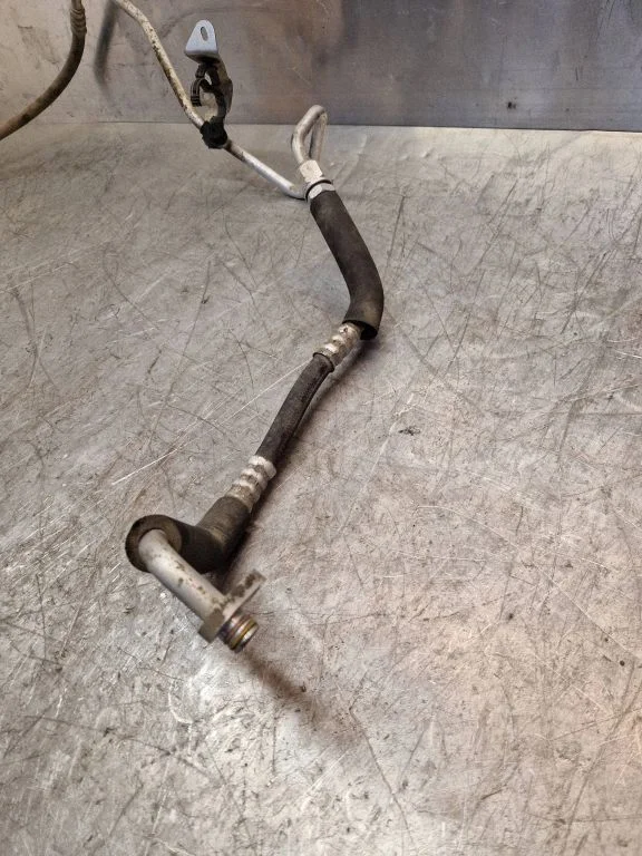Air conditioning (A/C) pipe/hose – Renault Trafic II (X83) (2001-2014)