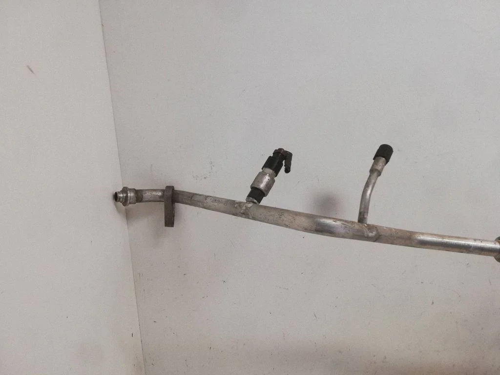 Air conditioning (A/C) pipe/hose – Ford Focus C-MAX (2003-2010)