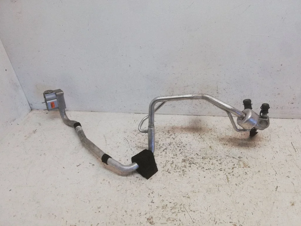 Air conditioning (A/C) pipe/hose 31694236