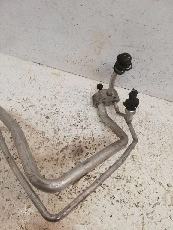 Air conditioning (A/C) pipe/hose