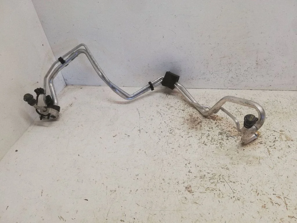 Air conditioning (A/C) pipe/hose