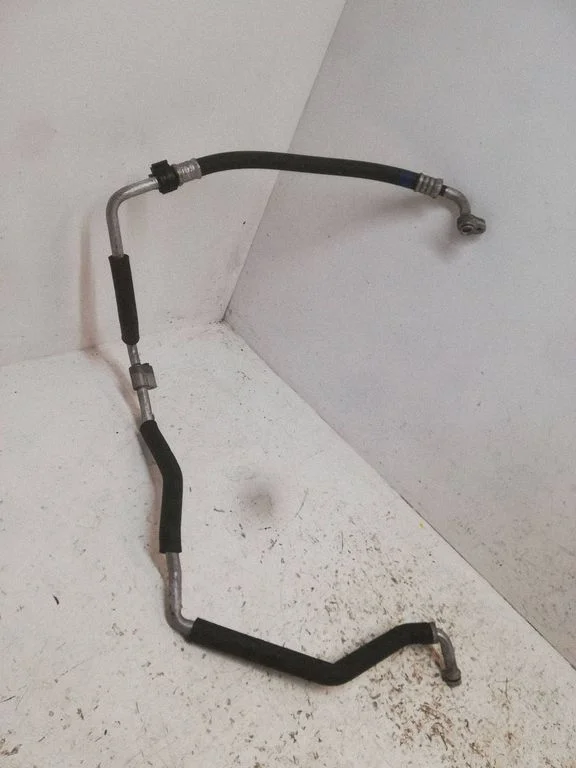 Air conditioning (A/C) pipe/hose – Toyota Prius (XW30) (2009-2015)