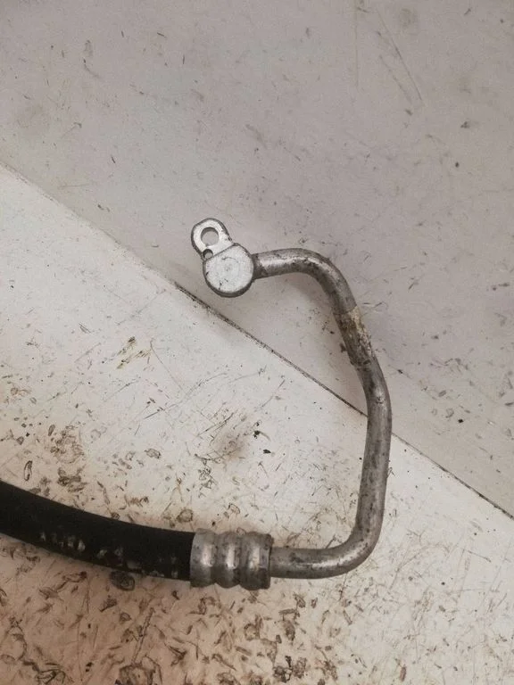 Air conditioning (A/C) pipe/hose – Toyota Prius (XW30) (2009-2015)