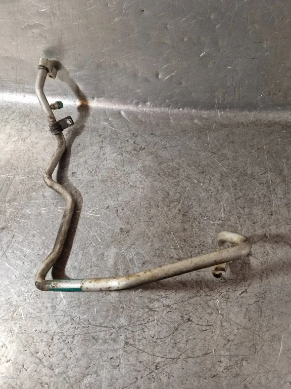 Air conditioning (A/C) pipe/hose 9574155L10