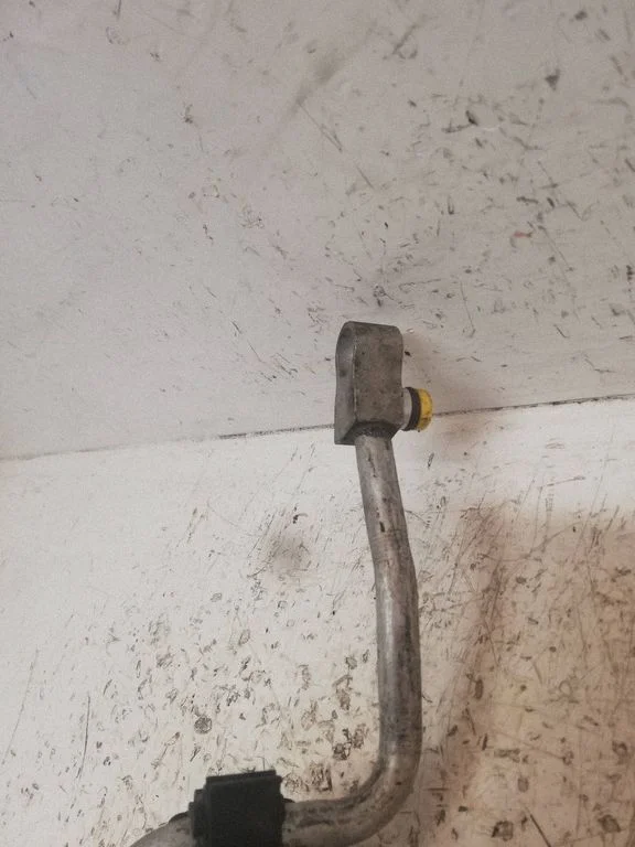 Air conditioning (A/C) pipe/hose