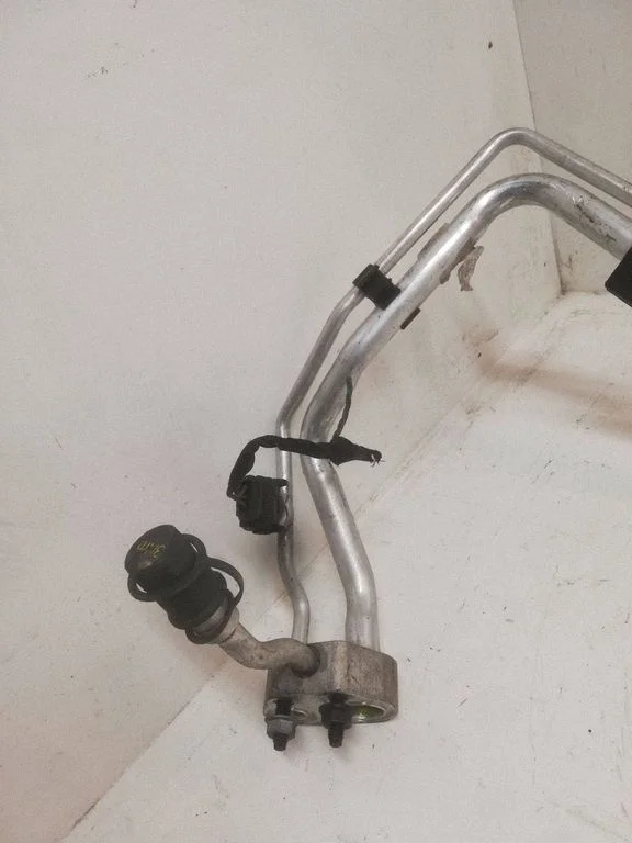 Air conditioning (A/C) pipe/hose