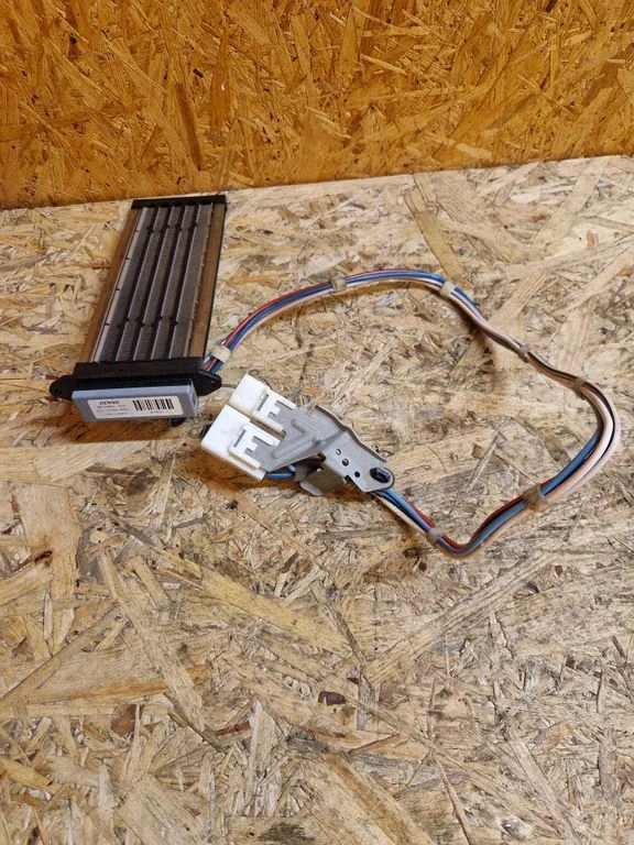 Elektriline salongi küttekeha radiaator – Toyota Avensis T270 (2012-2015)