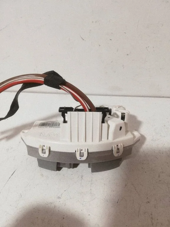 Heater blower motor/fan resistor T1021327UD