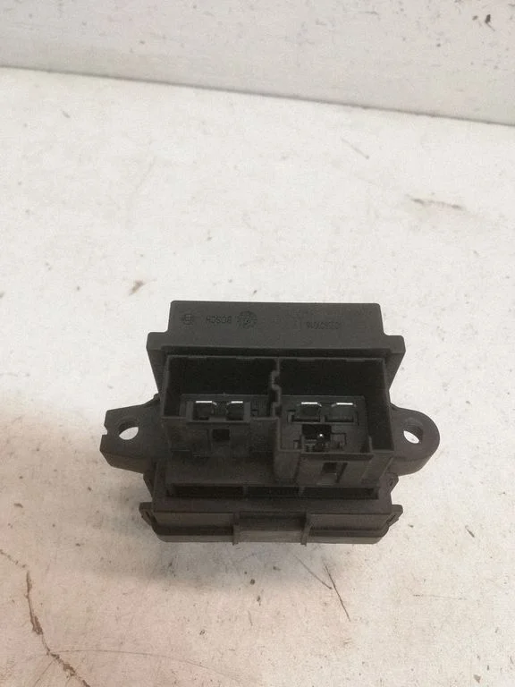 Heater blower motor/fan resistor – Chrysler Town & Country V (2008-2016)