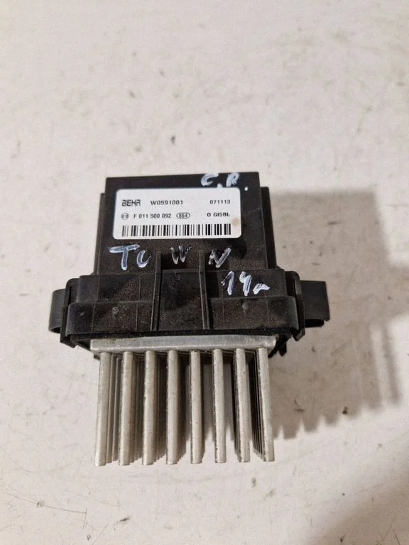 Heater blower motor/fan resistor – Chrysler Town & Country V (2008-2016)