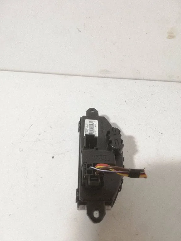 Heater blower motor/fan resistor – Volkswagen Tiguan Allspace (2017-)