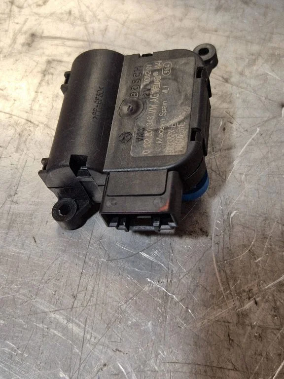 Air flap motor/actuator – Volkswagen Jetta VI (2011-2018)