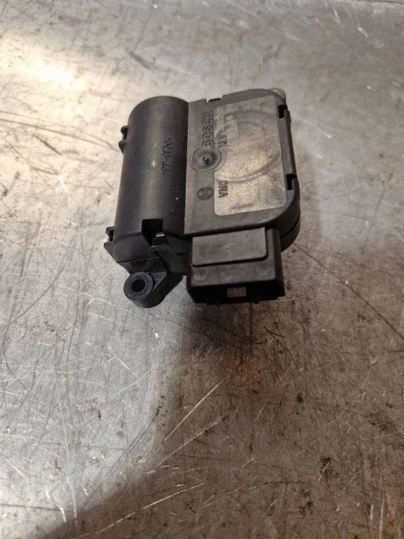 Air flap motor/actuator – Volkswagen Jetta VI (2011-2018)