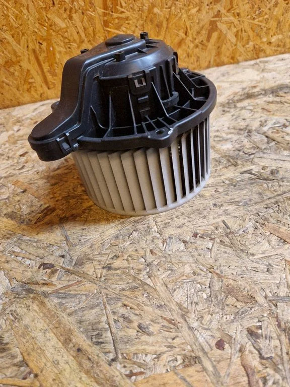 Heater fan/blower – KIA Ceed (2012-2018)
