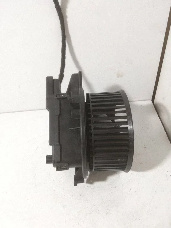 Salongipuhur 4M1820021