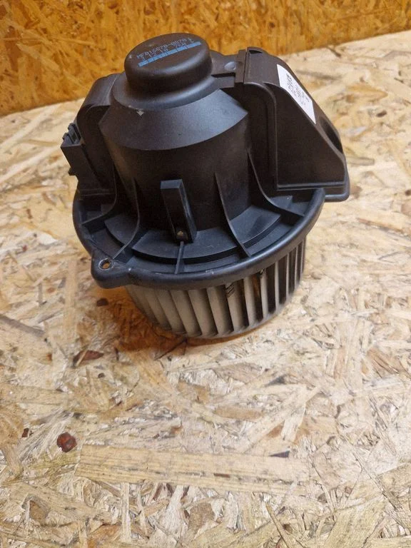 Heater fan/blower – Land Rover Range Rover Sport L320 (2005-2013)