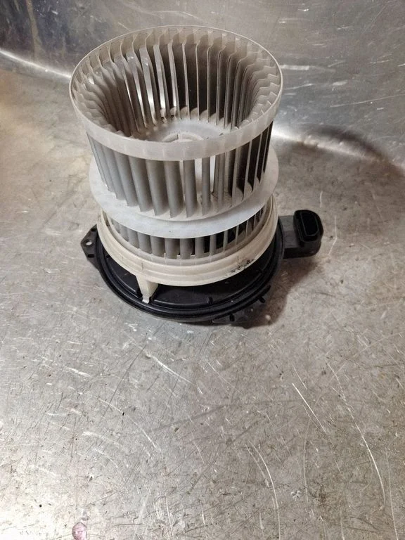 Heater fan/blower 3C29