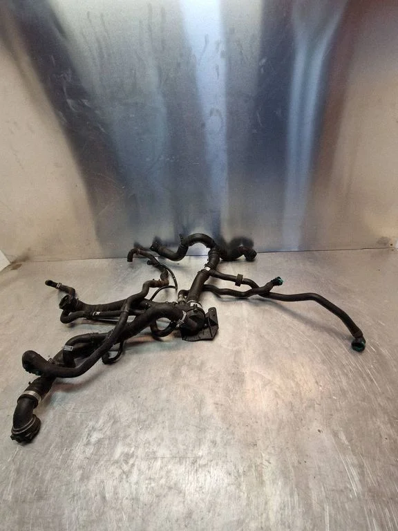 Engine coolant pipe/hose – Land Rover Range Rover L405 (2013-2021)