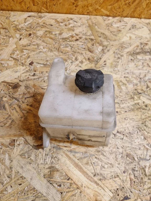 Coolant expansion tank/reservoir 254301J000