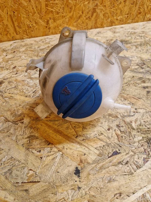 Coolant expansion tank/reservoir 1K0121407A
