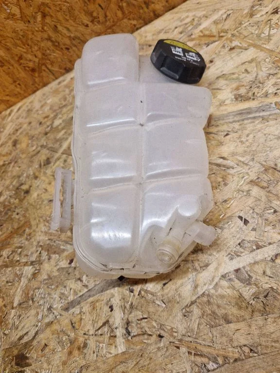 Coolant expansion tank/reservoir – Volvo V40 (2012-2019)