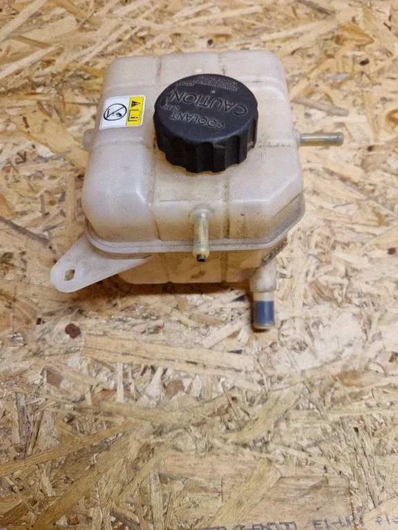 Coolant expansion tank/reservoir