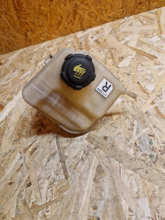 Coolant expansion tank/reservoir 21711BB50A