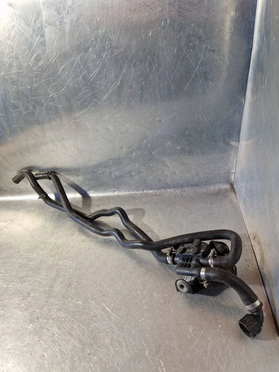 Engine coolant pipe/hose 6973027