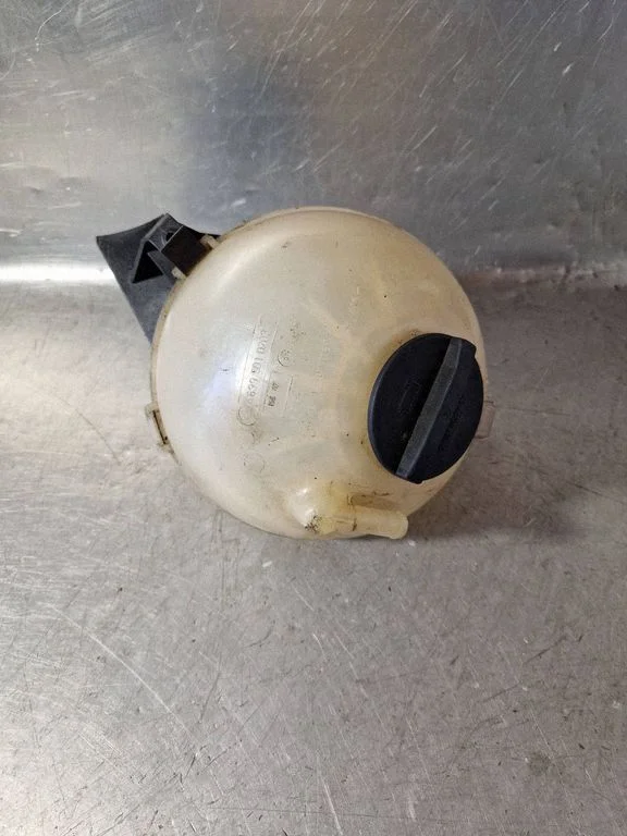 Coolant expansion tank/reservoir – Mercedes-Benz Vito Viano W639 (2003-2014)