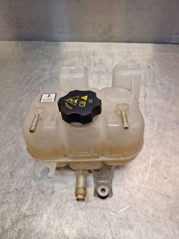 Coolant expansion tank/reservoir – Chrysler Pacifica (2017-)