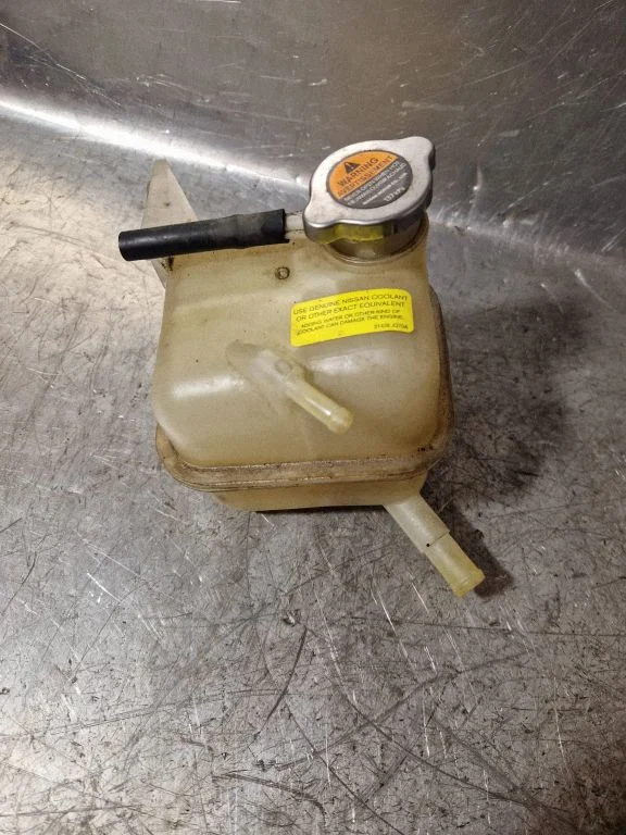 Coolant expansion tank/reservoir