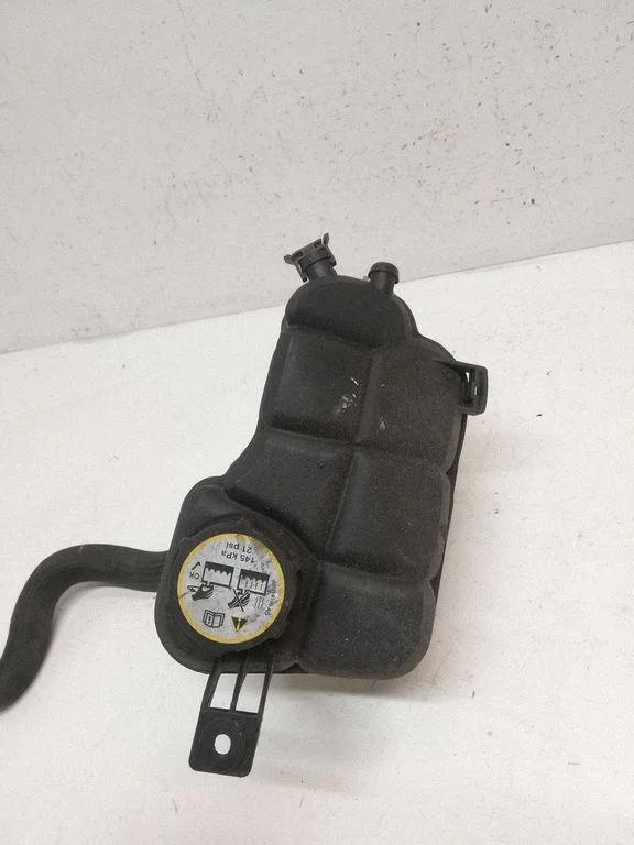 Coolant expansion tank/reservoir 6G918K218D2L4A