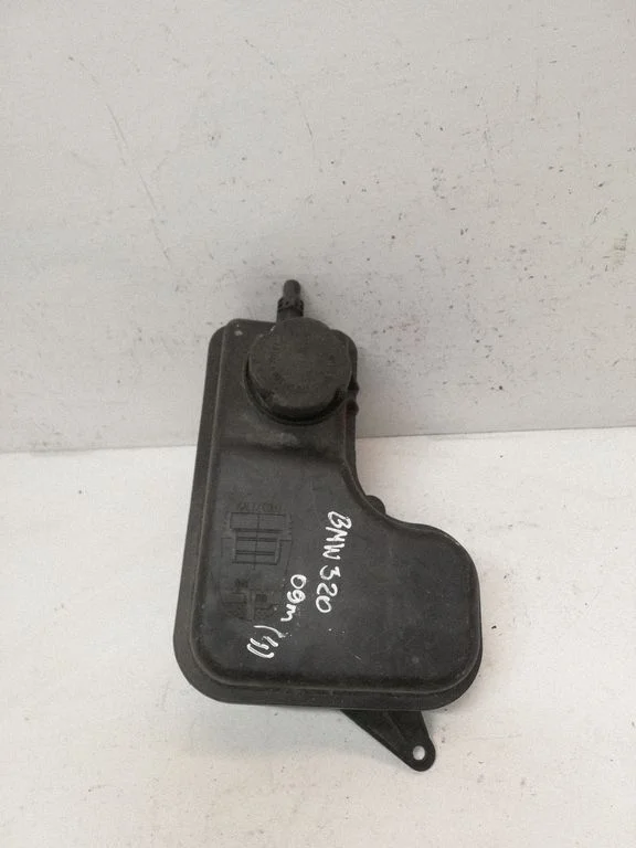Coolant expansion tank/reservoir 1713780029301