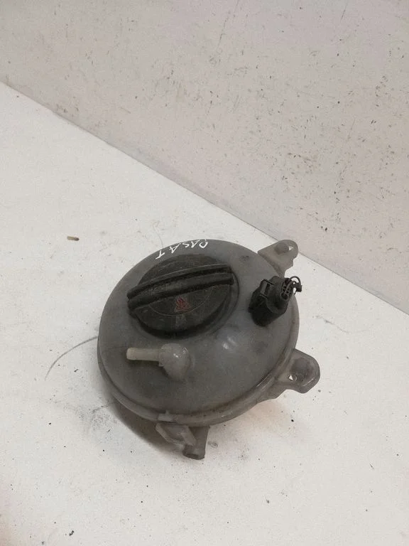 Coolant expansion tank/reservoir 5Q0121407G