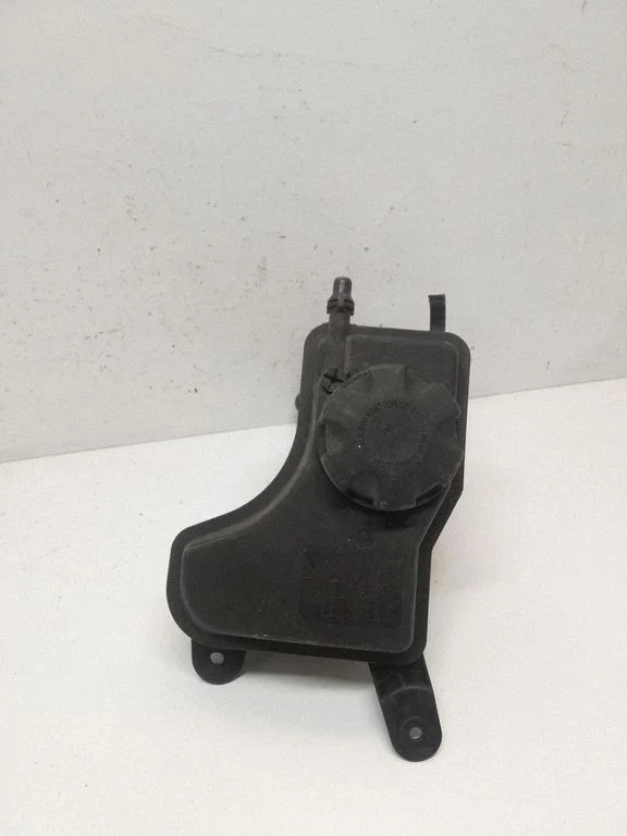 Coolant expansion tank/reservoir 1713781059202