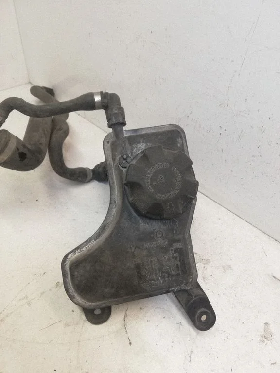 Jahutusvedeliku paisupaak – BMW 1-seeria E82 E88 (2007-2014)