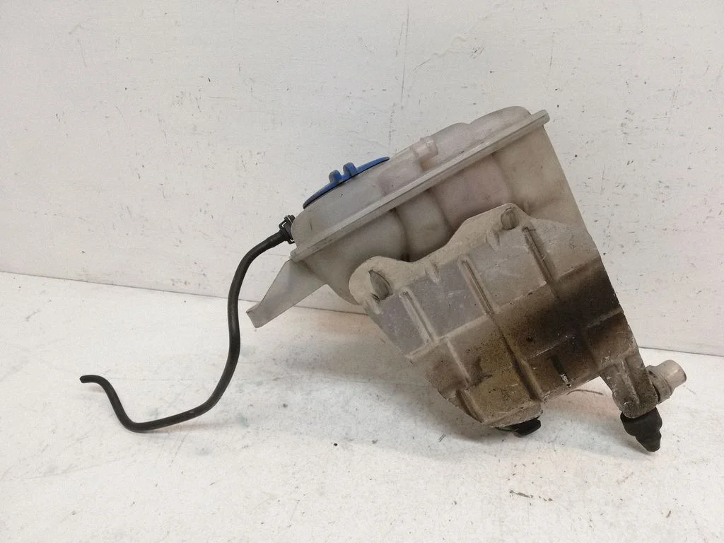 Coolant expansion tank/reservoir 8K0121405E