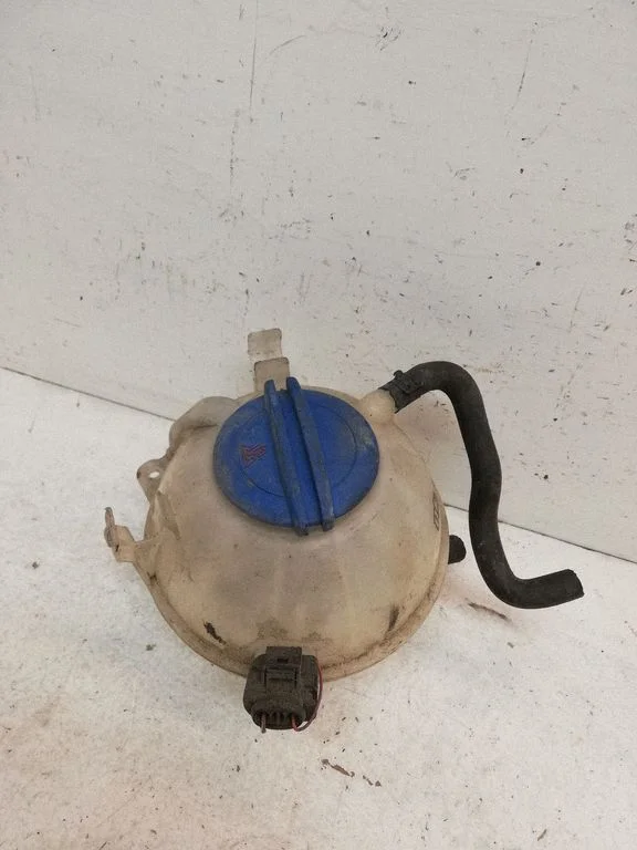 Coolant expansion tank/reservoir – Volkswagen Touran I (2003-2010)