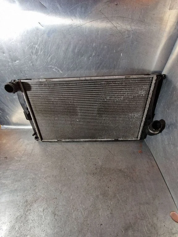 Jahutusvedeliku radiaator – BMW 3-seeria E92 E93 (2005-2014)
