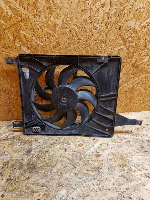 Radiator cooling fan shroud – Nissan Qashqai+2 (2008-2010)