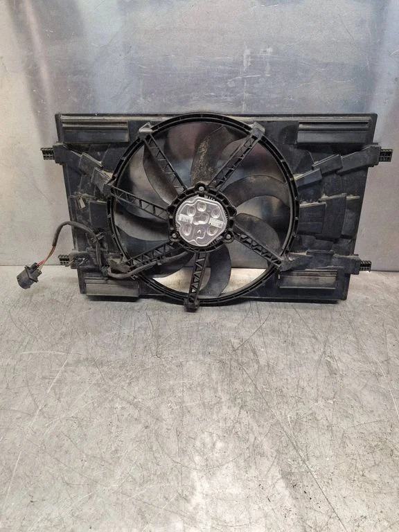 Radiaatori ventilaatori difuusor – Volkswagen Passat CC (2008-2016)