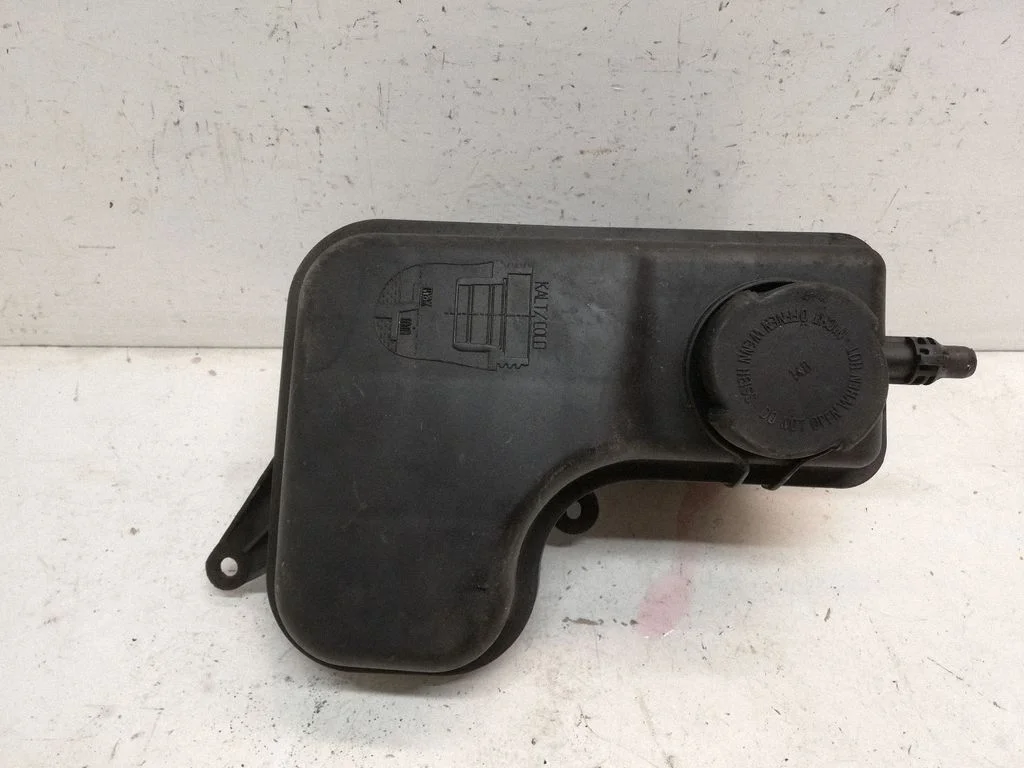 Coolant expansion tank/reservoir – BMW 5 Series E60 E61 (2004-2010)
