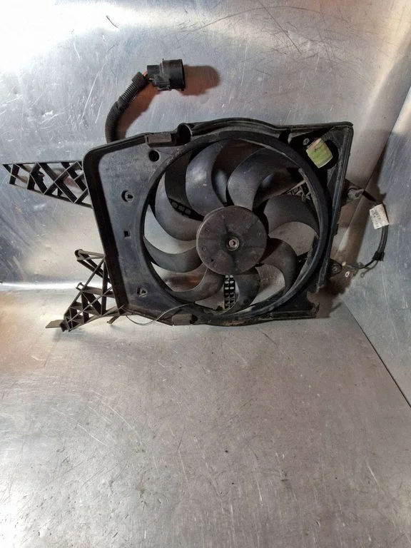 Radiaatori ventilaatori difuusor – Opel Corsa D (2006-2014)