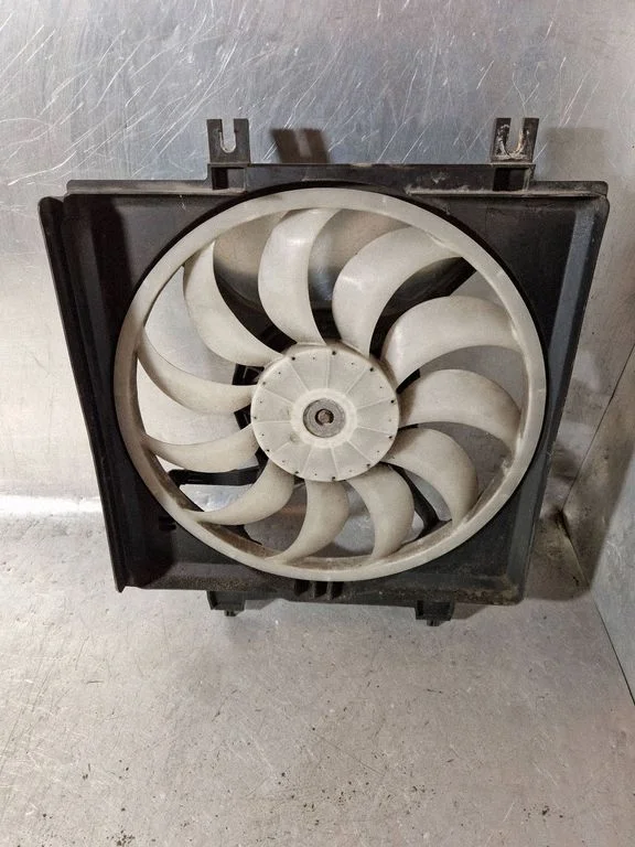 Radiator cooling fan shroud 487D440C