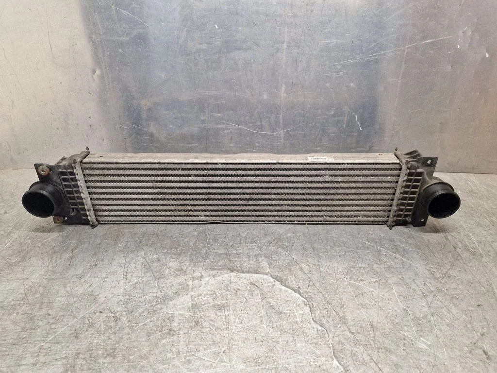 Vahejahuti radiaator E1G36K775JA