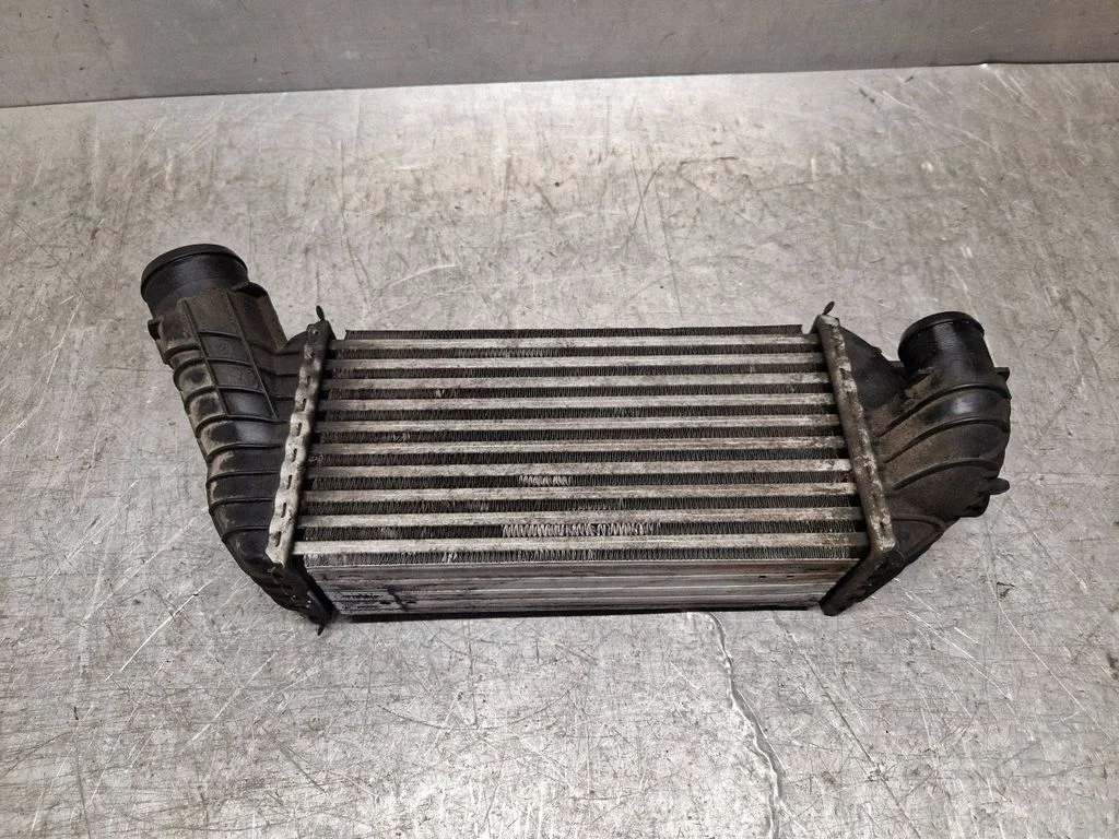 Starpdzesētāja (interkūlera) radiators