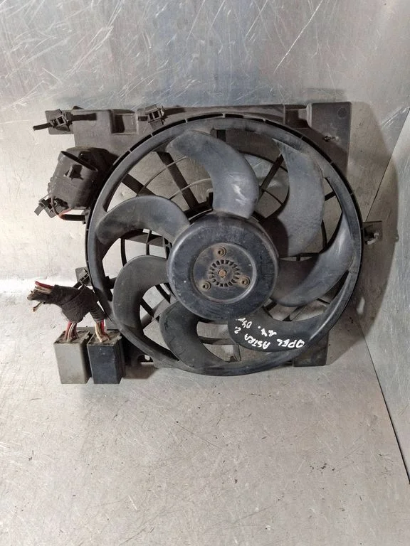 Radiator cooling fan shroud – Opel Astra H (2004-2012)