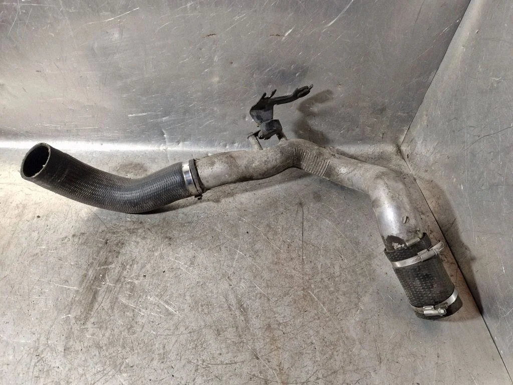Intercooler hose/pipe