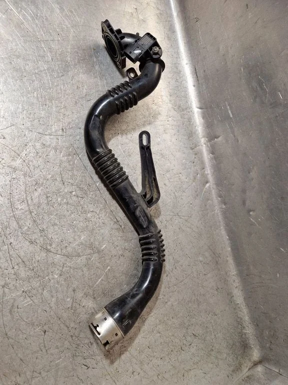 Wąż / rura intercoolera – Nissan Juke I F15 (2010-2018)