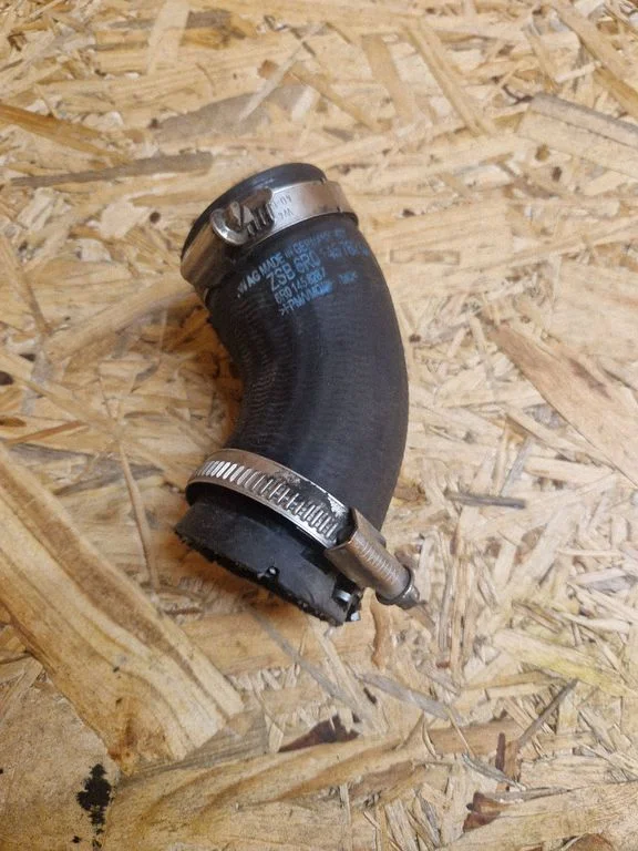 Intercooler hose/pipe 6R0145828A